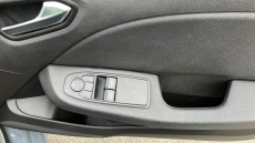 Renault Clio 1.0 TCe 100 Play 5dr Petrol Hatchback